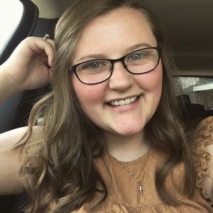 Meet your Posher, Makayla